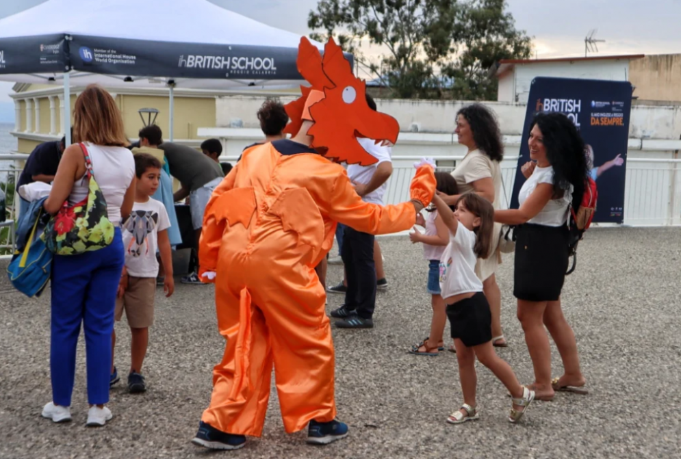 British School Reggio Calabria insegna a sognare: con il draghetto Zog il ritorno a scuola è una favola